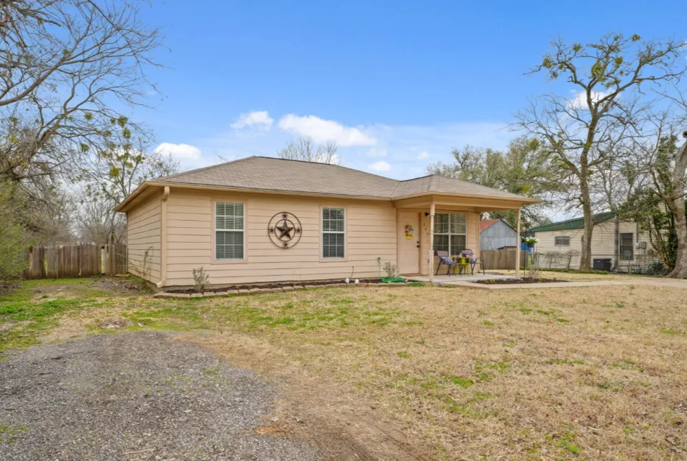 209 Mill Street Lone Oak, TX 75453