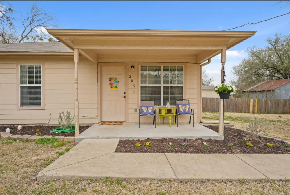 209 Mill Street Lone Oak, TX 75453