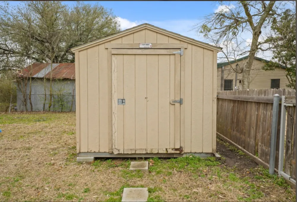 209 Mill Street Lone Oak, TX 75453