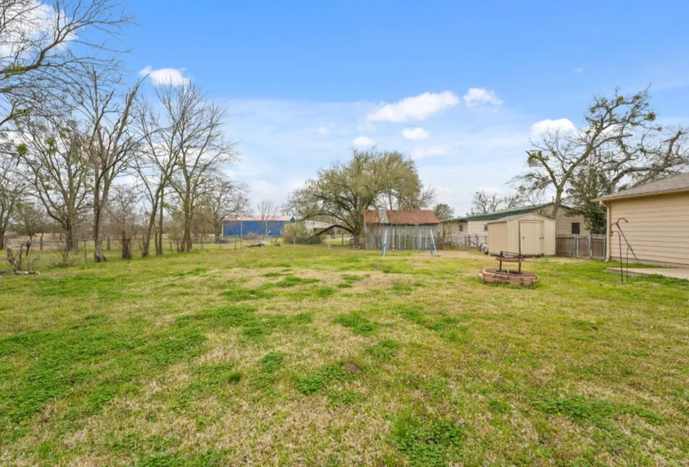 209 Mill Street Lone Oak, TX 75453