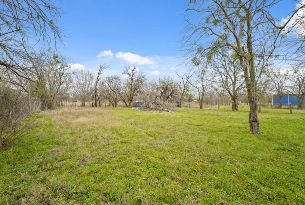 209 Mill Street Lone Oak, TX 75453