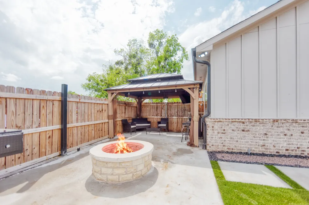 113 Smith Tioga, TX 76271