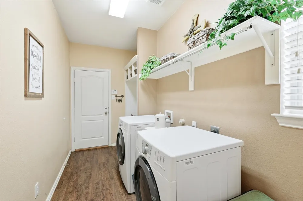 377 Kirby Drive Lantana, TX 76226