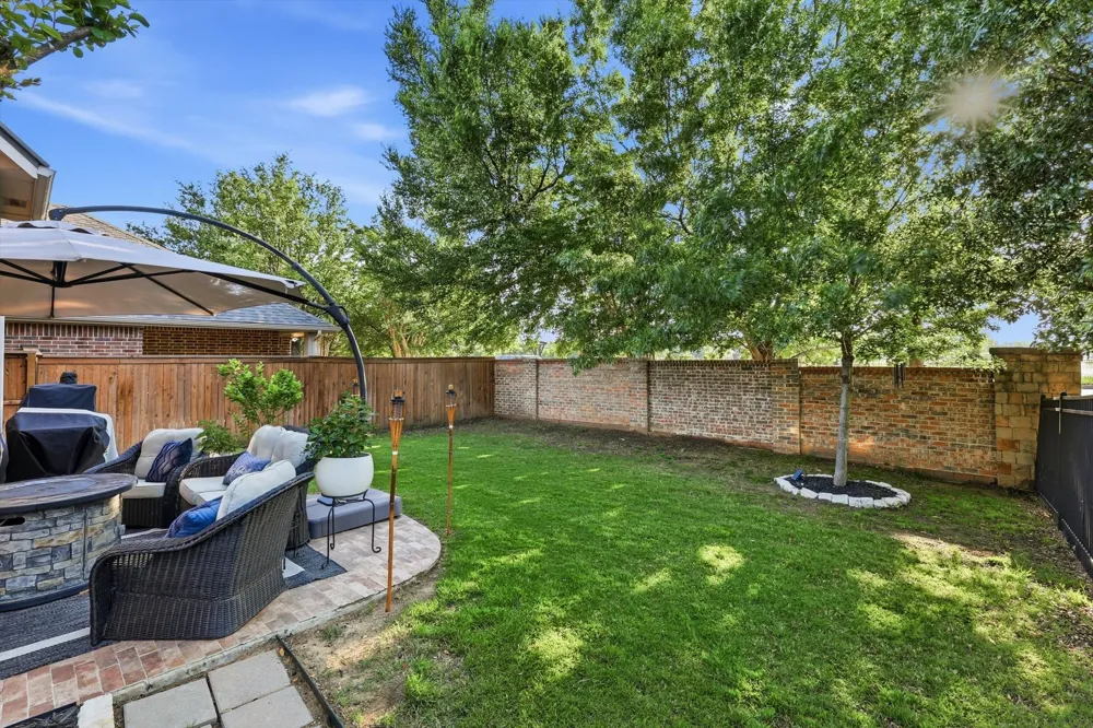 377 Kirby Drive Lantana, TX 76226