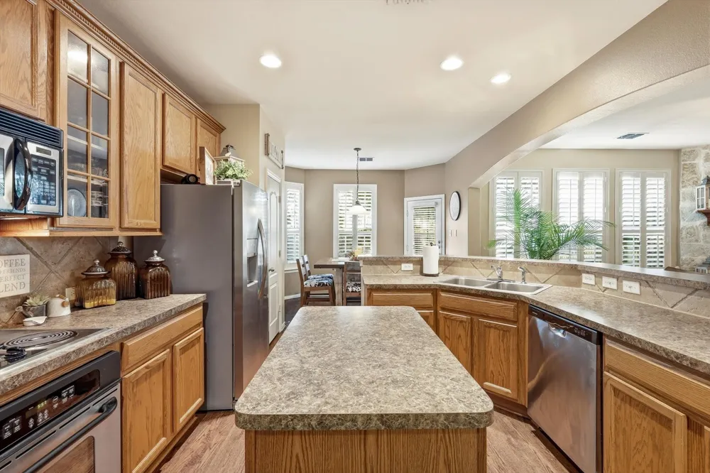 377 Kirby Drive Lantana, TX 76226
