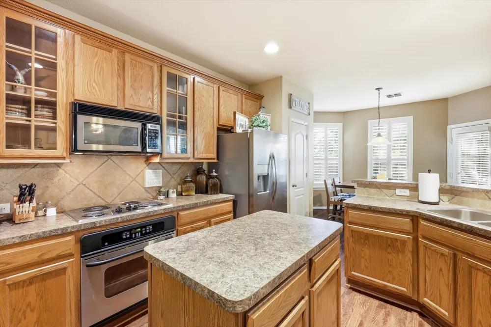 377 Kirby Drive Lantana, TX 76226