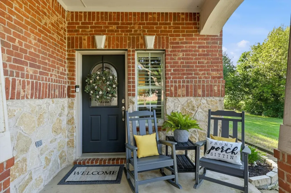 377 Kirby Drive Lantana, TX 76226