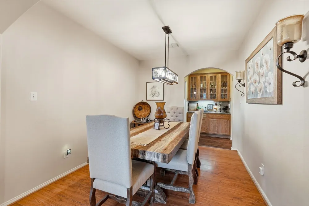 377 Kirby Drive Lantana, TX 76226