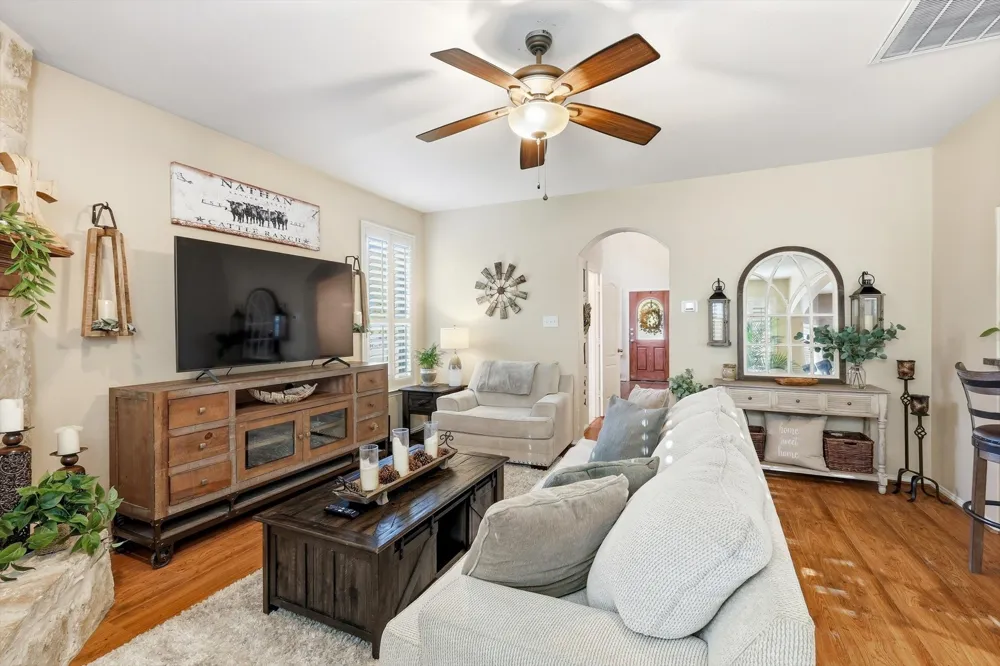 377 Kirby Drive Lantana, TX 76226