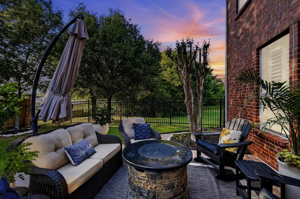 377 Kirby Drive Lantana, TX 76226