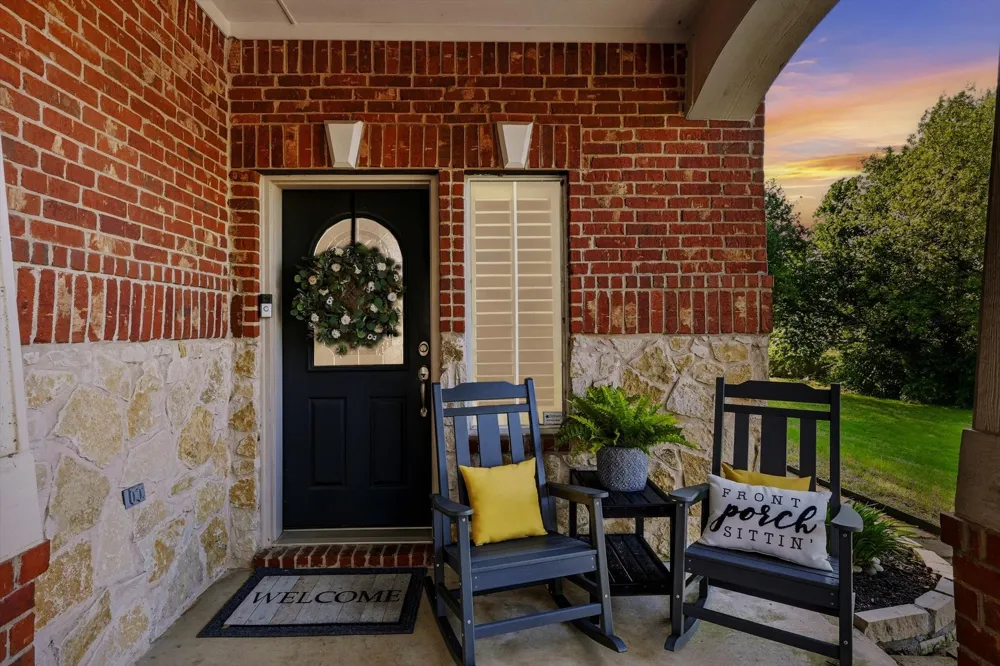 377 Kirby Drive Lantana, TX 76226