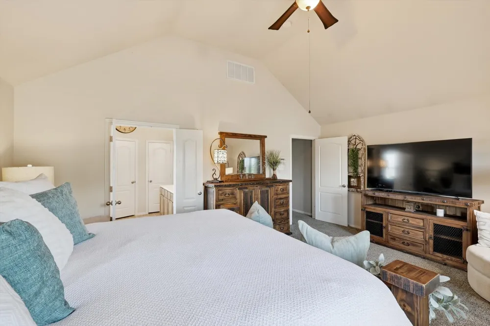377 Kirby Drive Lantana, TX 76226