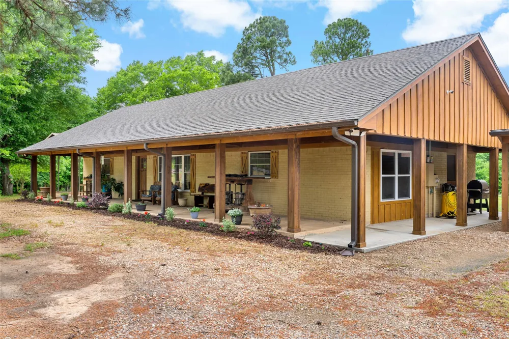 10860 Farm Road 197 Arthur City, TX 75411