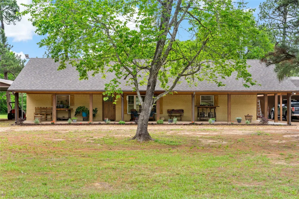 10860 Farm Road 197 Arthur City, TX 75411