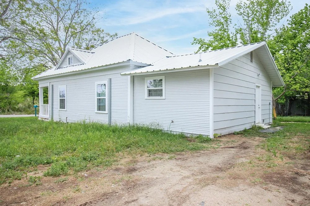 607 W 6th Street Brady, TX 76825