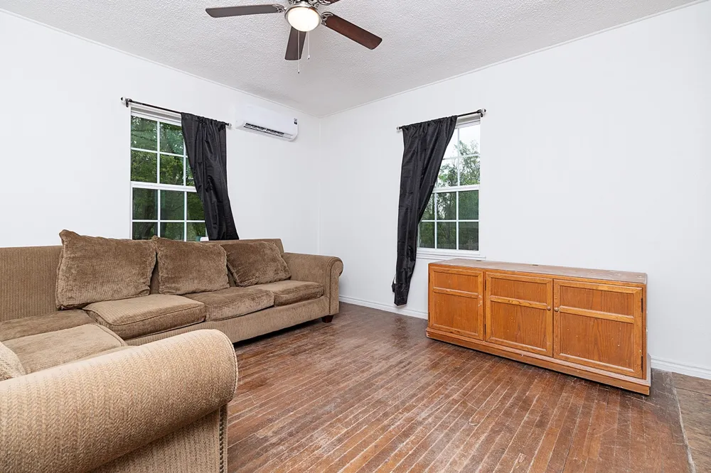 607 W 6th Street Brady, TX 76825