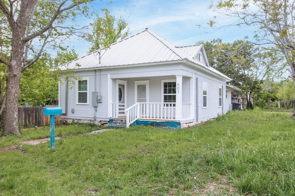 607 W 6th Street Brady, TX 76825