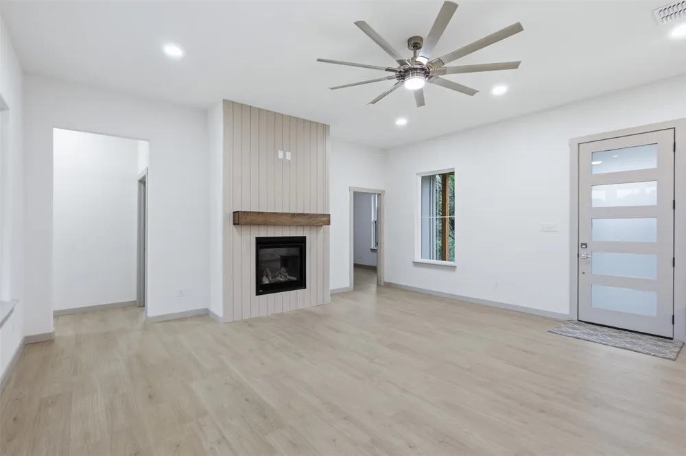 4595 Skyline Drive Bluff Dale, TX 76433