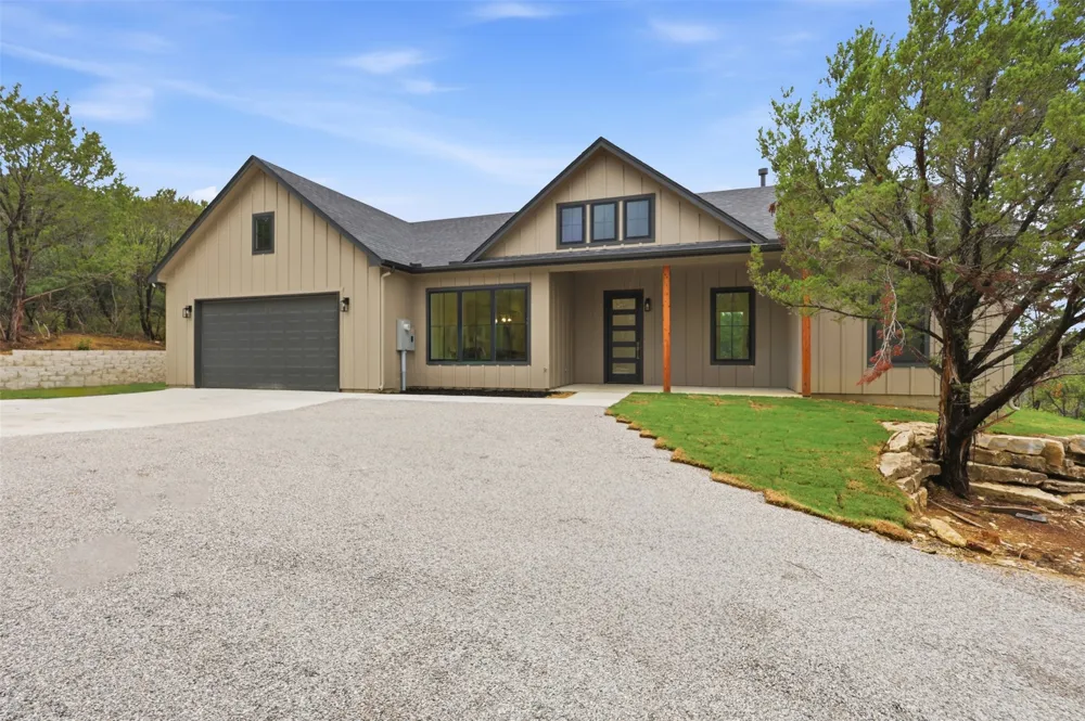 4595 Skyline Drive Bluff Dale, TX 76433