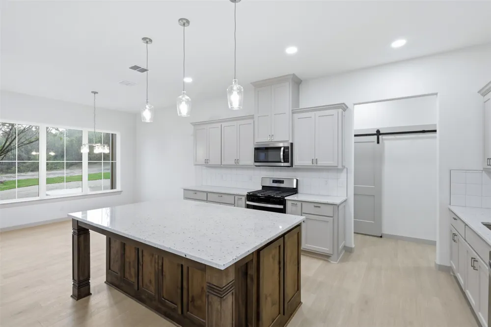 4595 Skyline Drive Bluff Dale, TX 76433