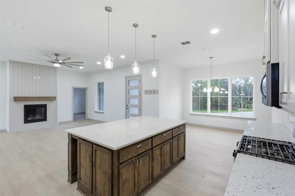 4595 Skyline Drive Bluff Dale, TX 76433