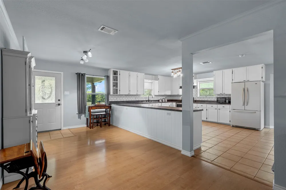12851 Reeds Lake Road Rogers, TX 76569
