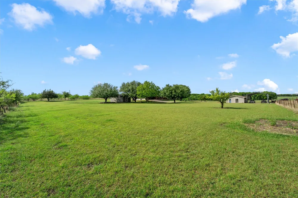 12851 Reeds Lake Road Rogers, TX 76569