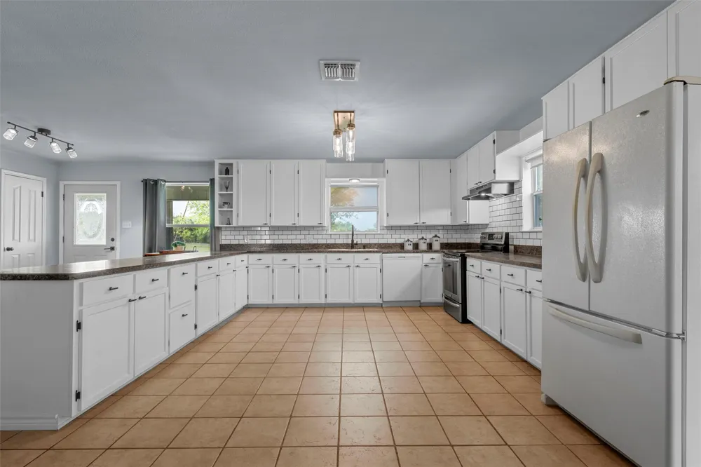 12851 Reeds Lake Road Rogers, TX 76569