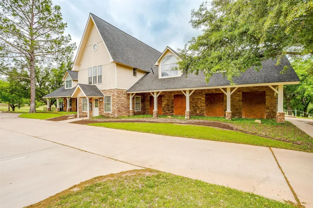 Fairway View Court Lipan, TX 76462