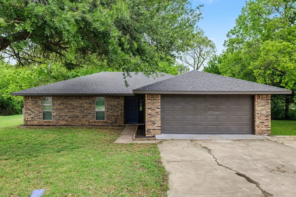 100 Pecan Circle Trenton, TX 75490