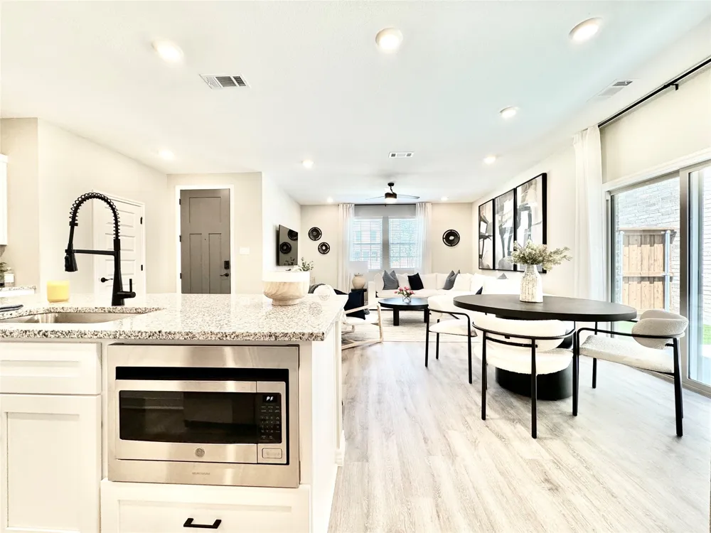 8725 Scottys Lake Lane The Colony, TX 75036