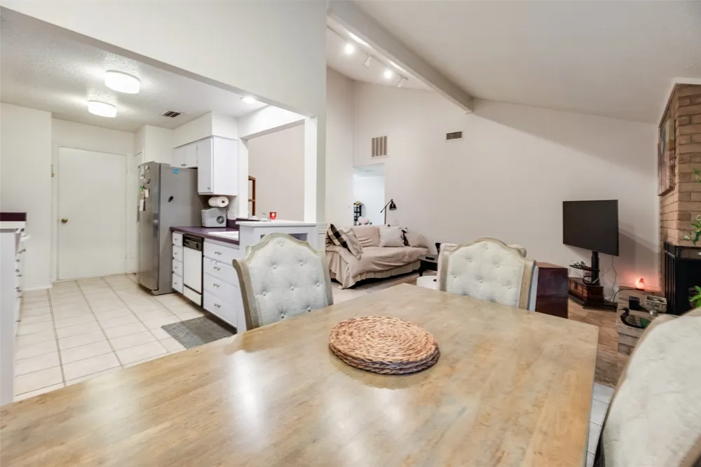 1801 Woodview Court Grand Prairie, TX 75050