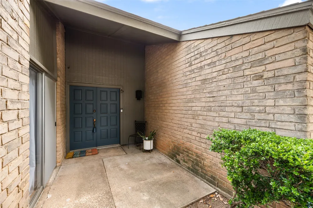 1801 Woodview Court Grand Prairie, TX 75050