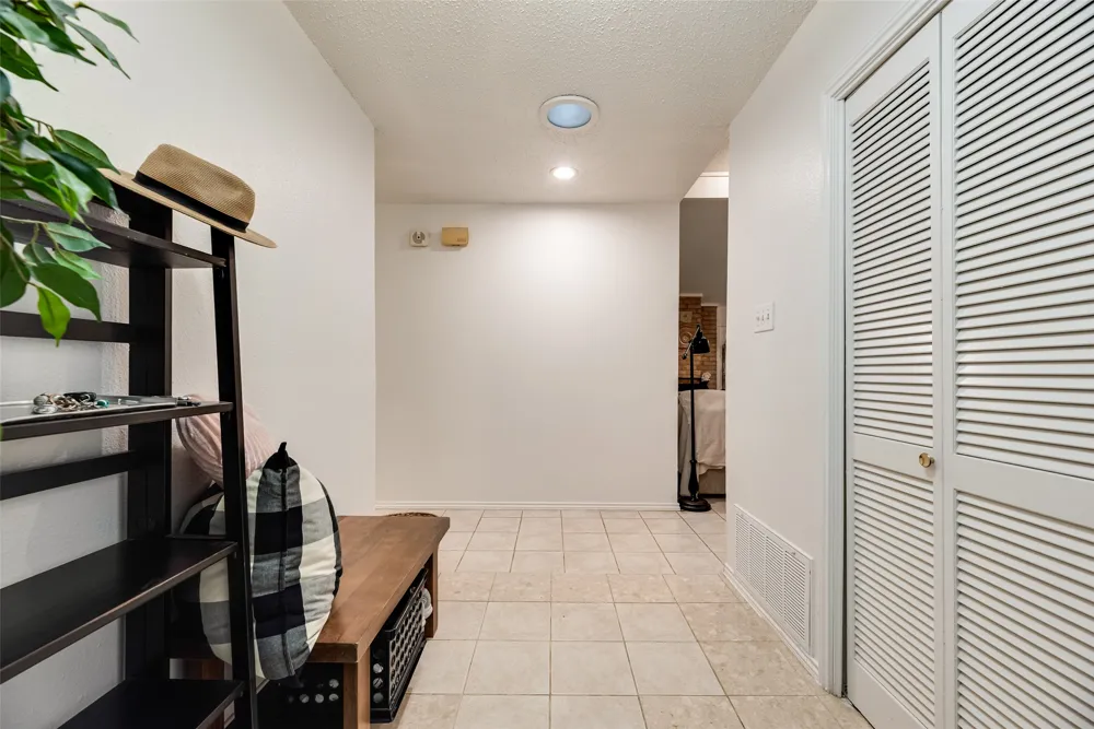 1801 Woodview Court Grand Prairie, TX 75050