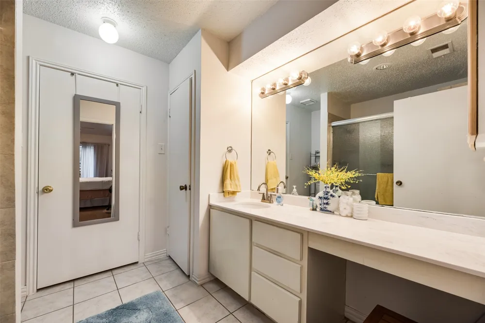 1801 Woodview Court Grand Prairie, TX 75050