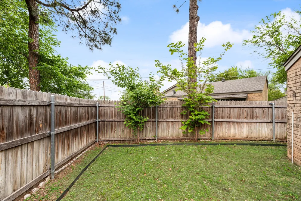 1801 Woodview Court Grand Prairie, TX 75050