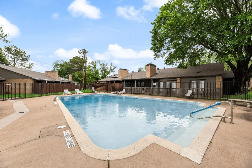 1801 Woodview Court Grand Prairie, TX 75050