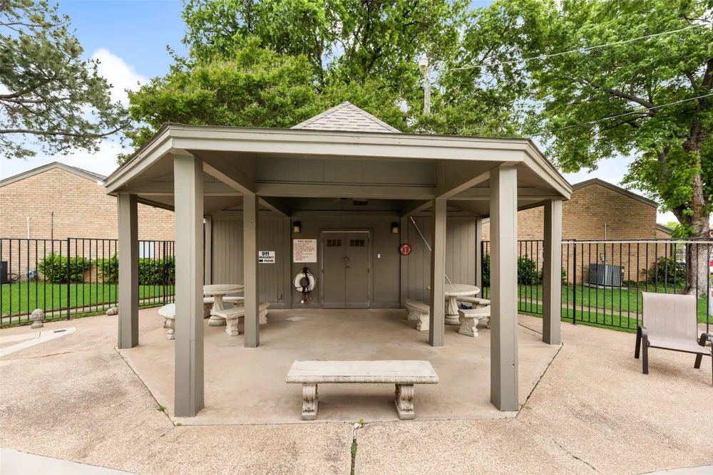 1801 Woodview Court Grand Prairie, TX 75050