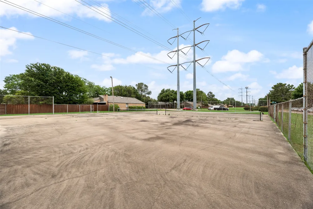 1801 Woodview Court Grand Prairie, TX 75050