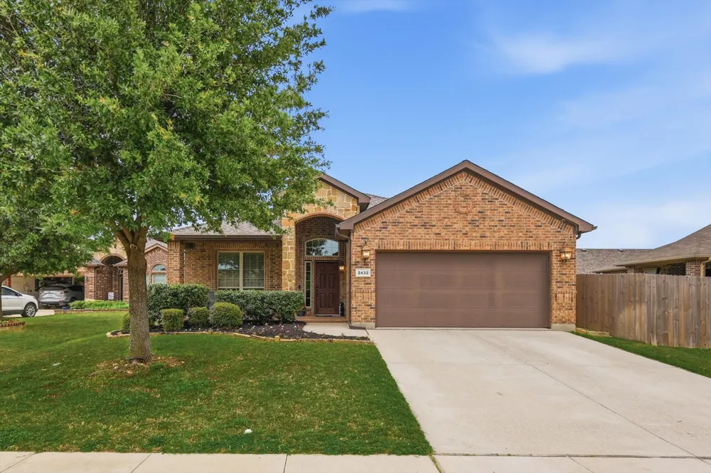 2432 Half Moon Bay Lane Fort Worth, TX 76177