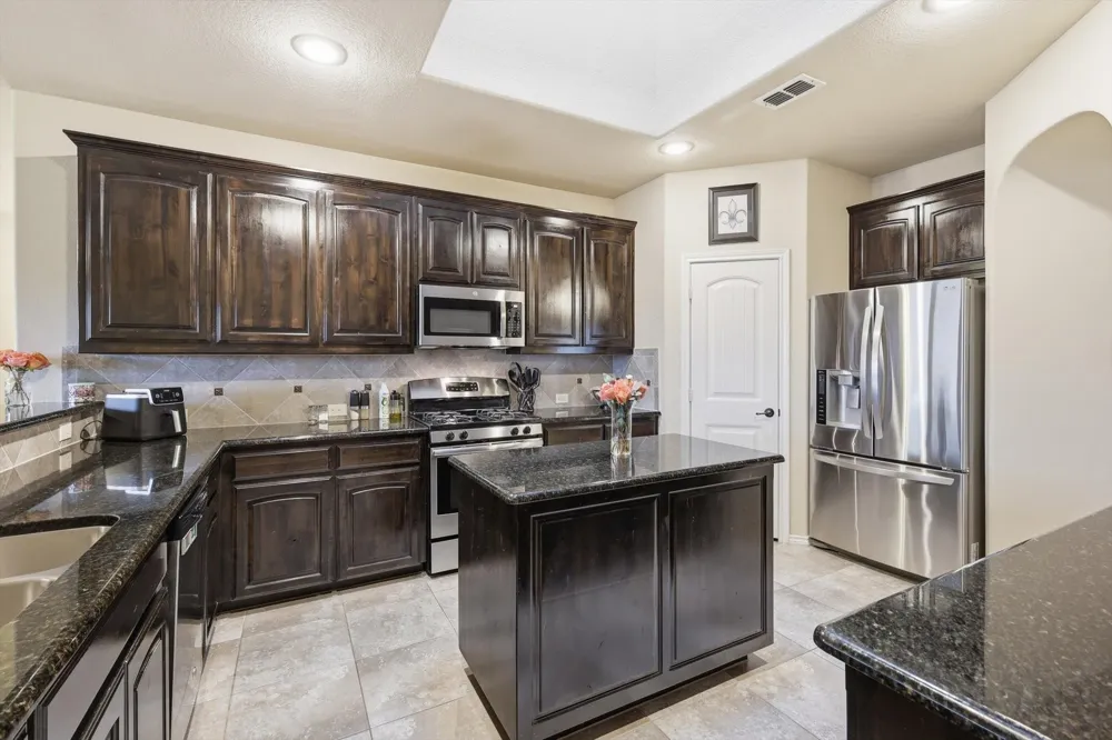 2432 Half Moon Bay Lane Fort Worth, TX 76177