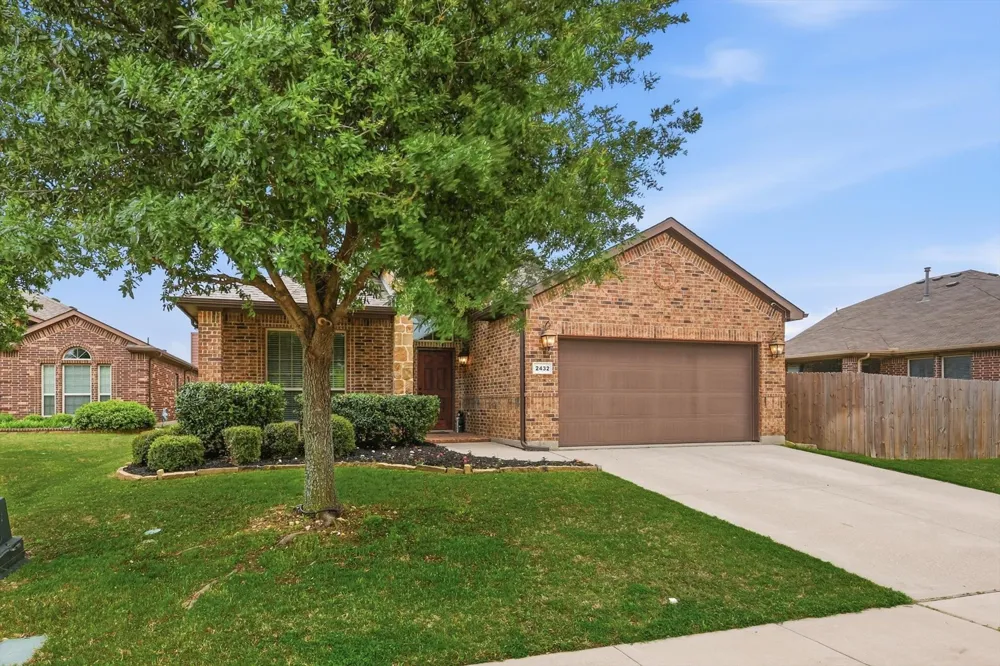 2432 Half Moon Bay Lane Fort Worth, TX 76177