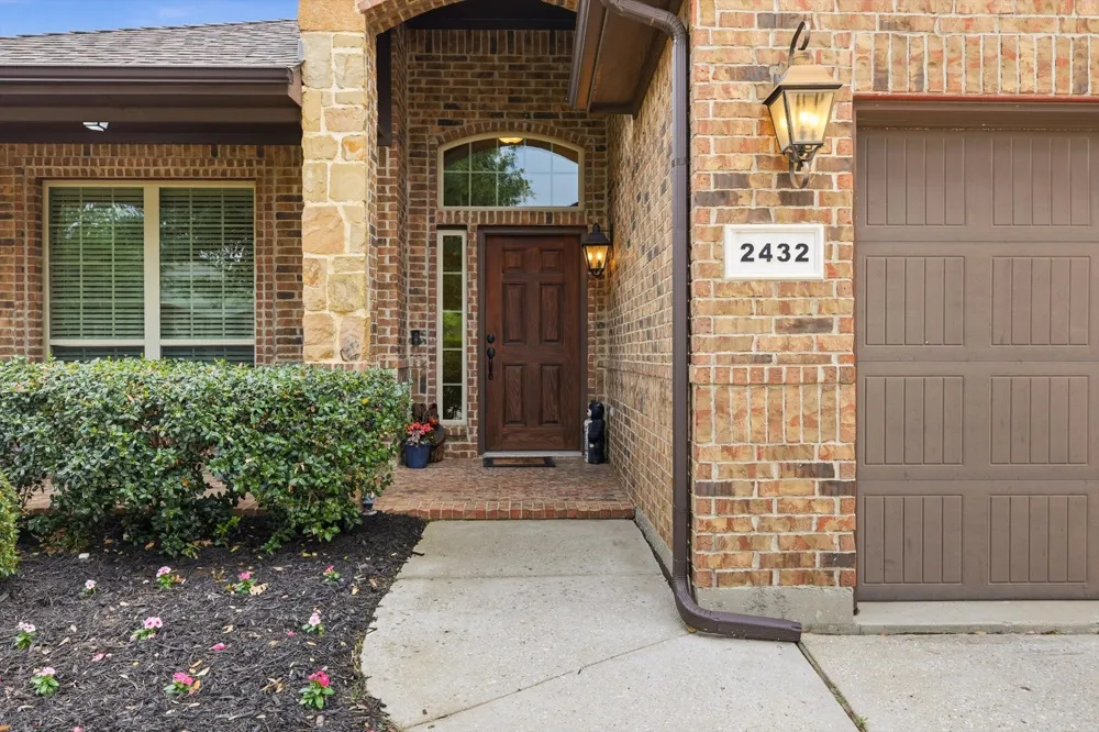 2432 Half Moon Bay Lane Fort Worth, TX 76177