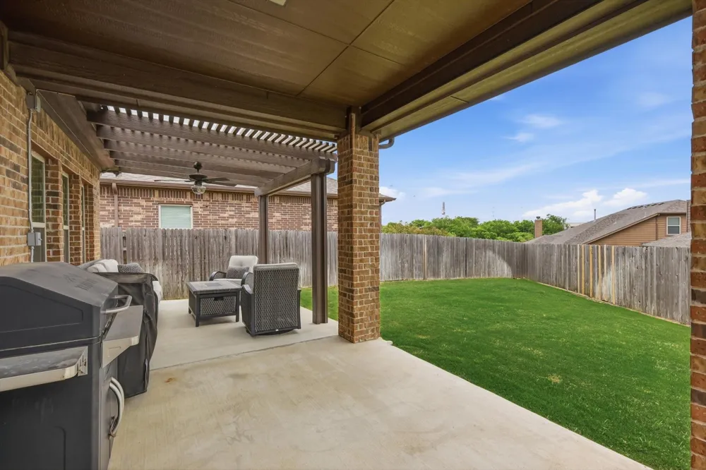 2432 Half Moon Bay Lane Fort Worth, TX 76177