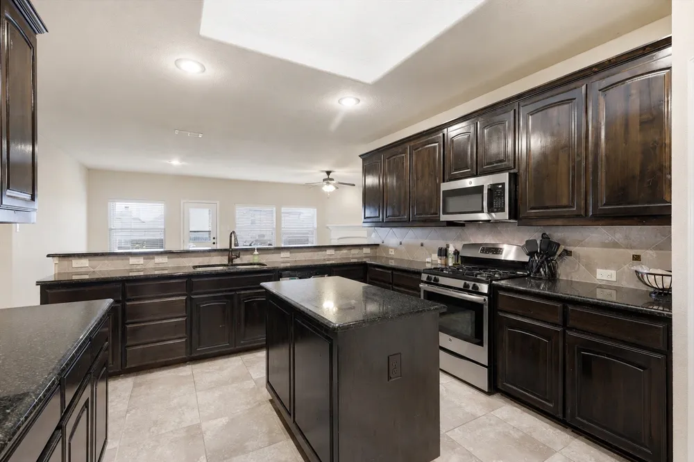 2432 Half Moon Bay Lane Fort Worth, TX 76177