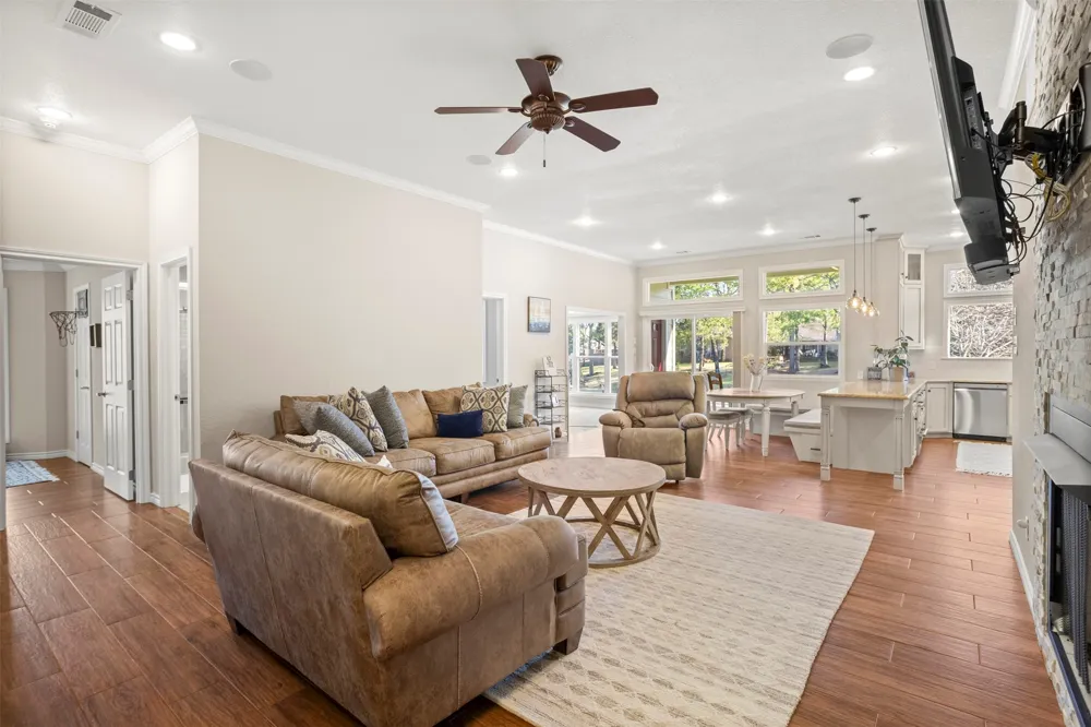 116 1st Oak Drive Enchanted Oaks, TX 75156