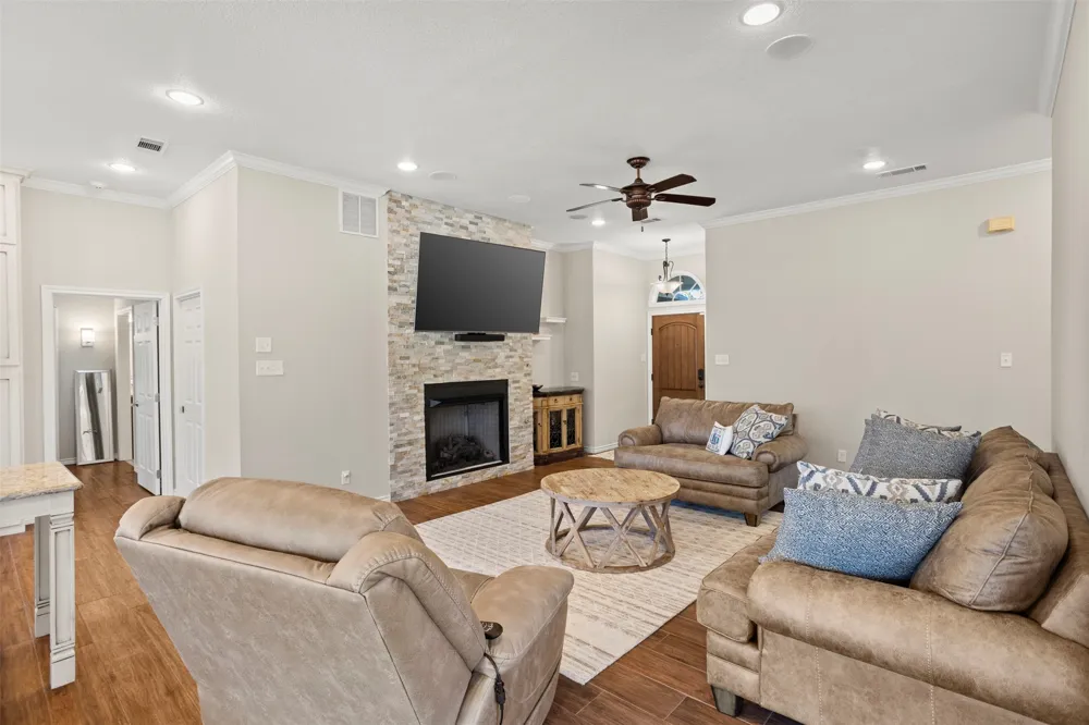 116 1st Oak Drive Enchanted Oaks, TX 75156