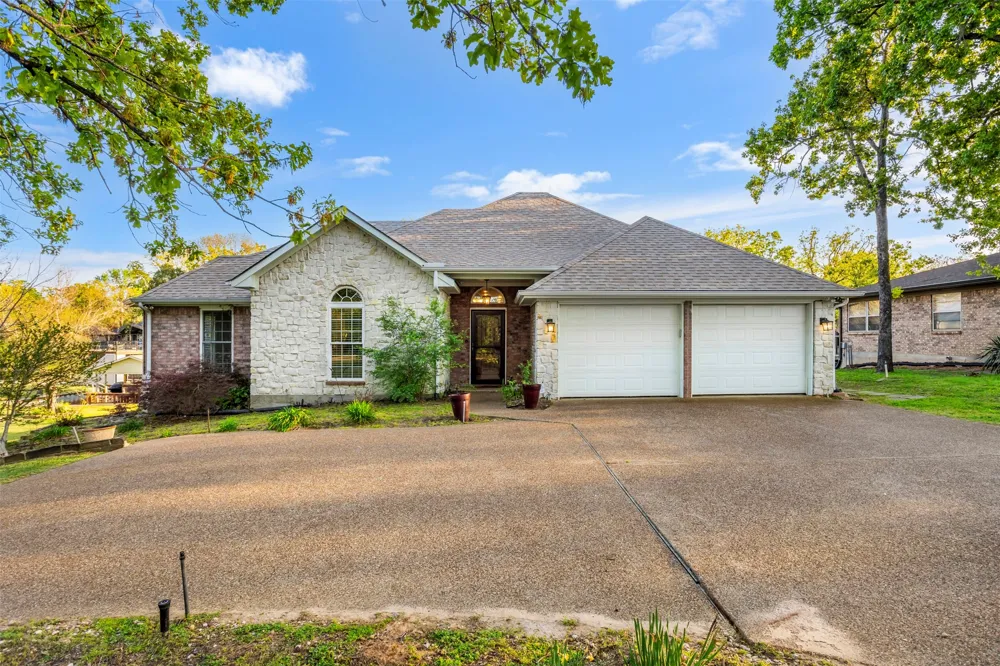 116 1st Oak Drive Enchanted Oaks, TX 75156