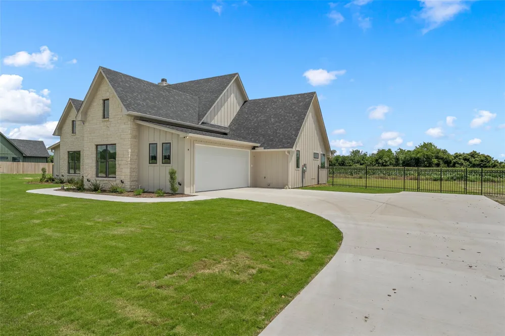 358 Lacek Mill Road China Spring, TX 76633