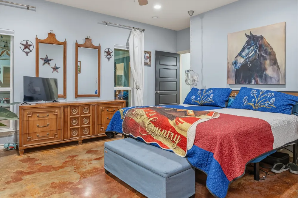 220 Rs County Road 4263 Emory, TX 75440